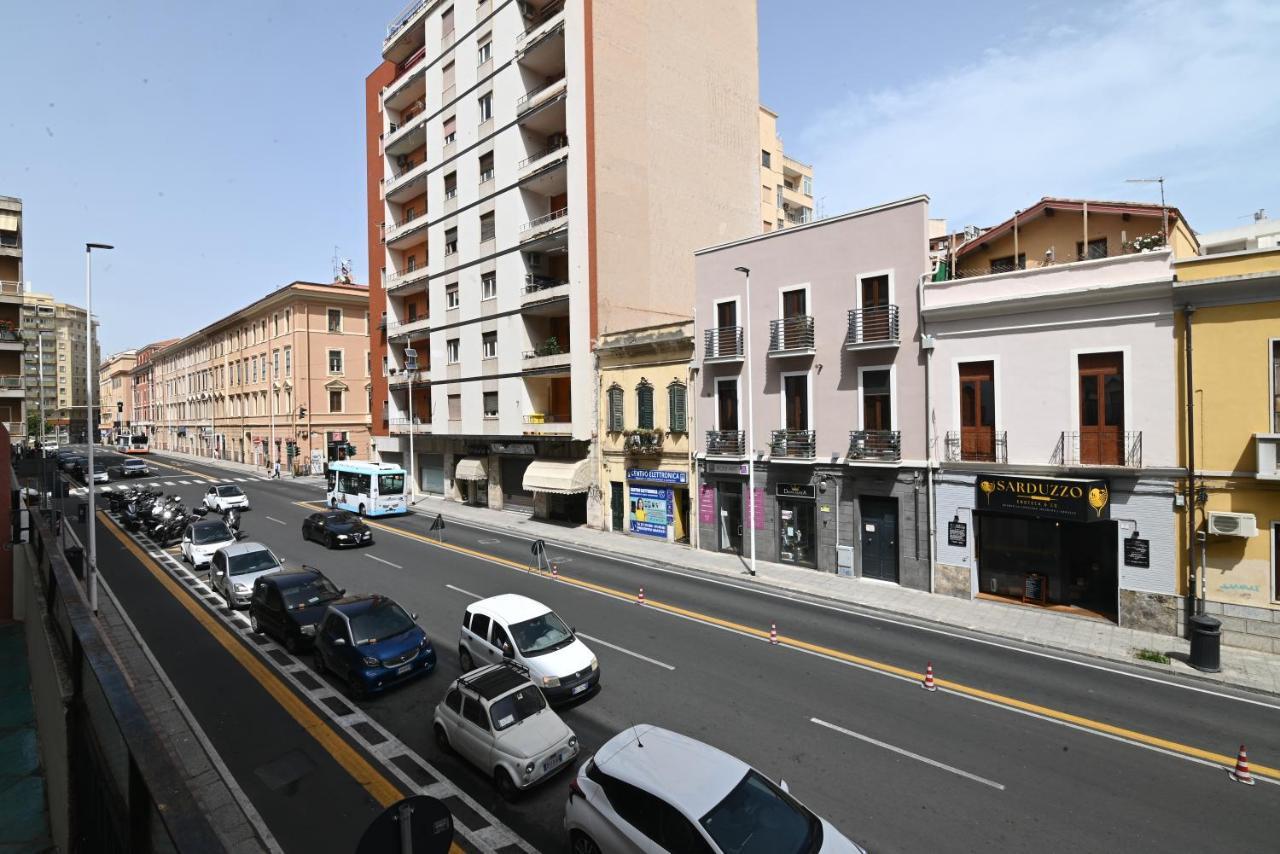 Izzhome Holiday Terrace Cagliari Bagian luar foto