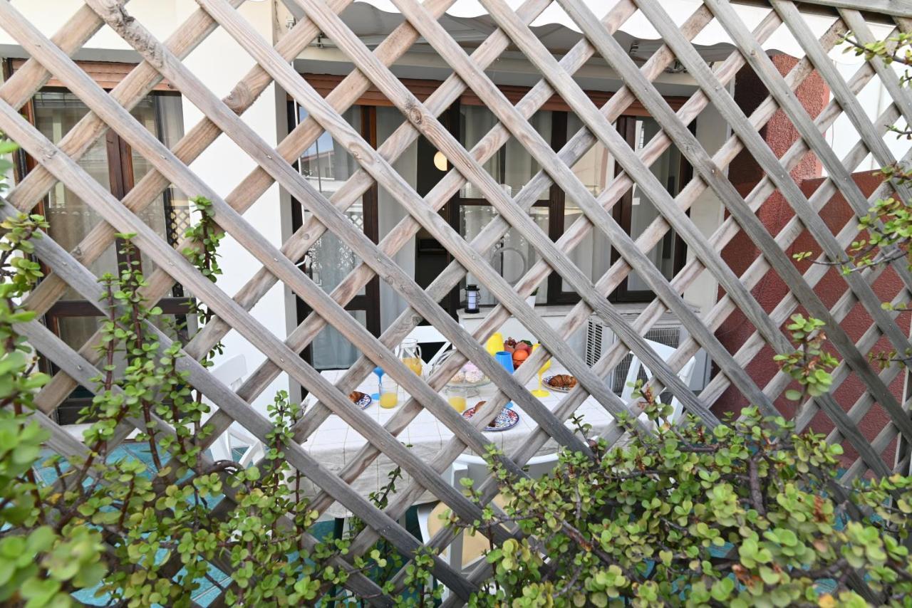 Izzhome Holiday Terrace Cagliari Bagian luar foto