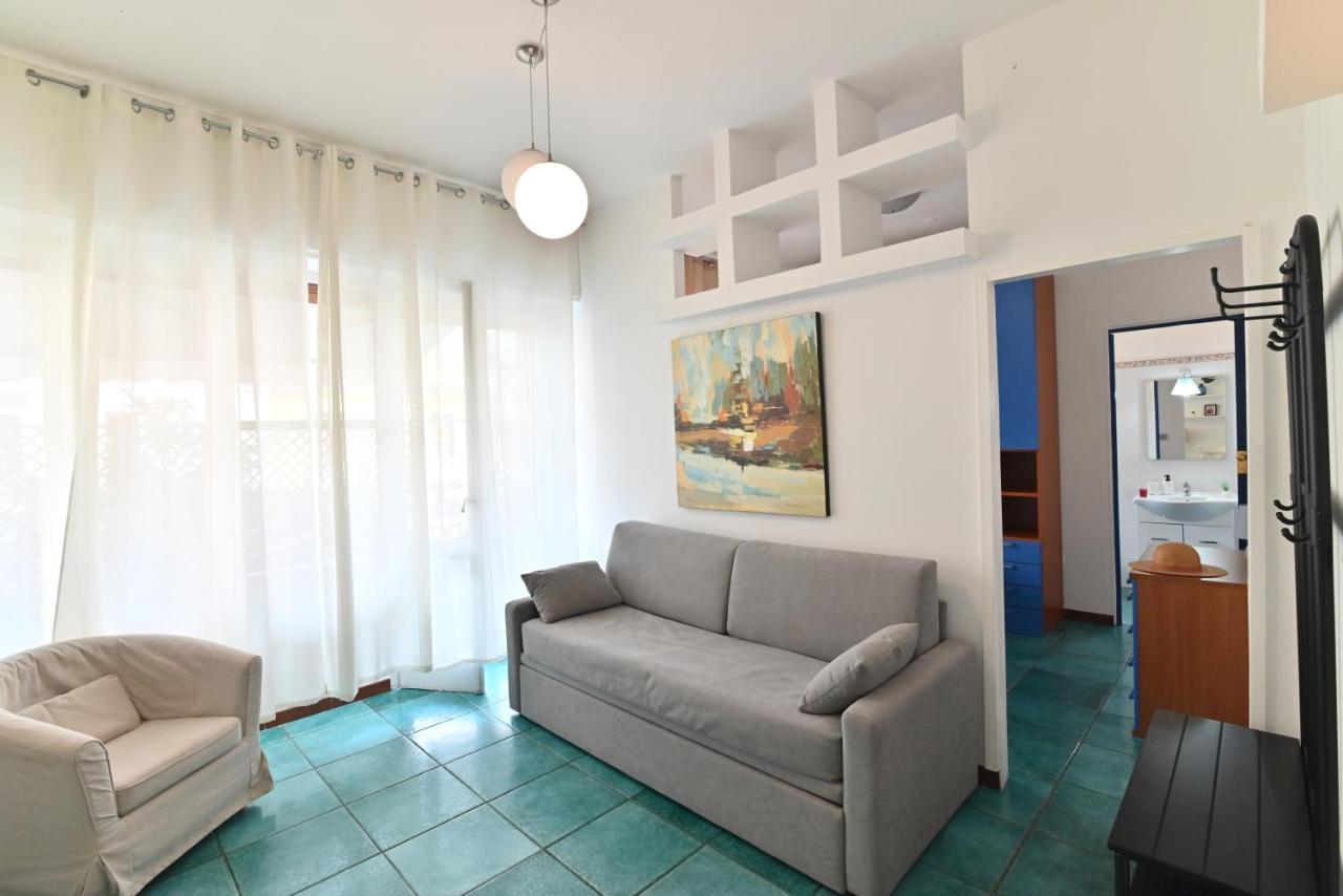 Izzhome Holiday Terrace Cagliari Bagian luar foto
