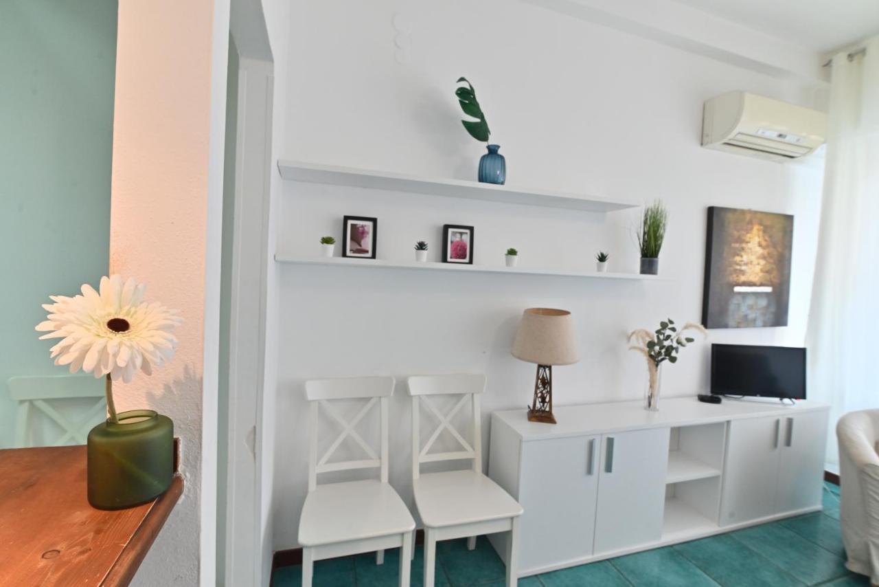 Izzhome Holiday Terrace Cagliari Bagian luar foto