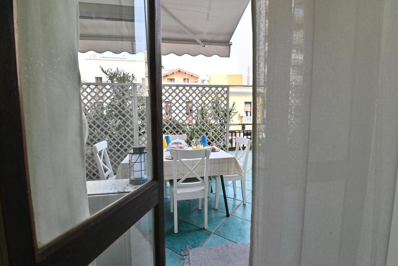 Izzhome Holiday Terrace Cagliari Bagian luar foto