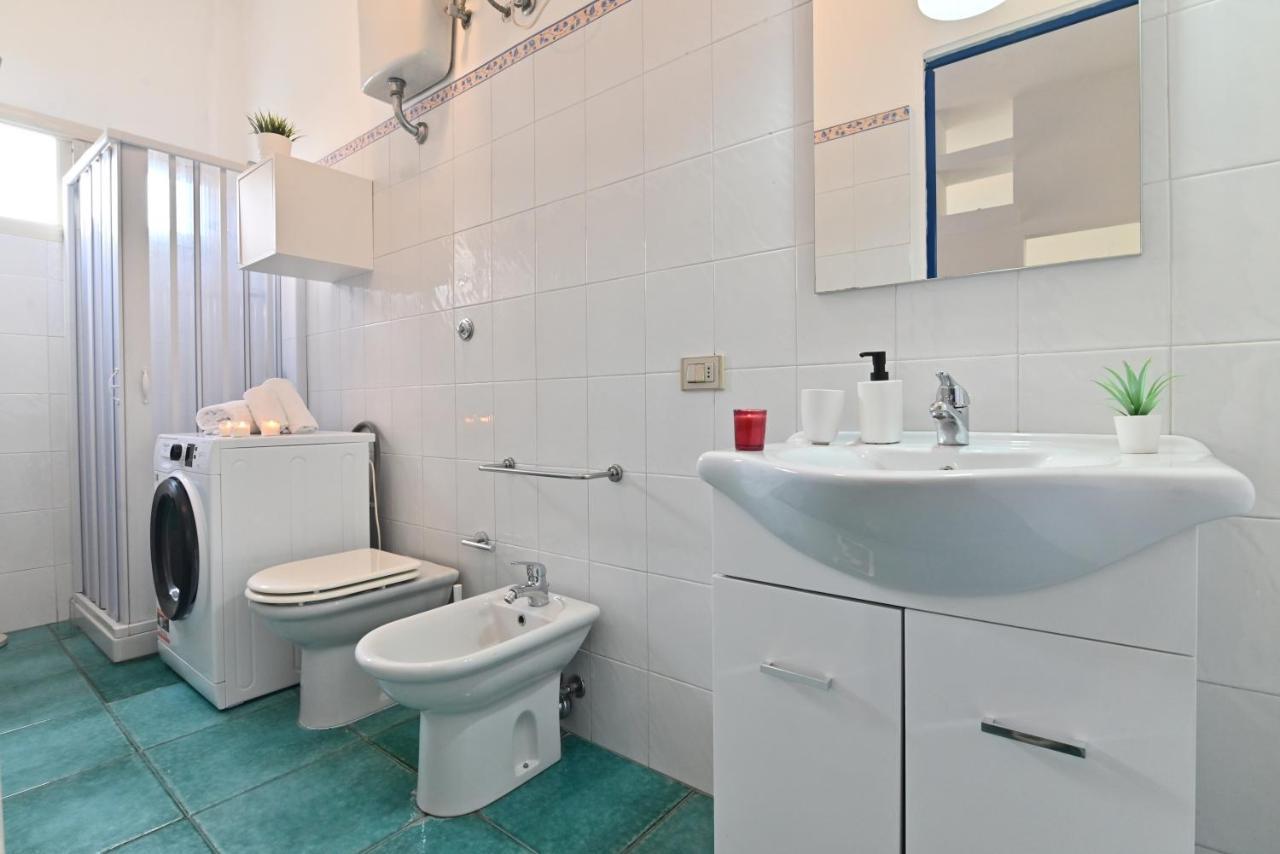 Izzhome Holiday Terrace Cagliari Bagian luar foto
