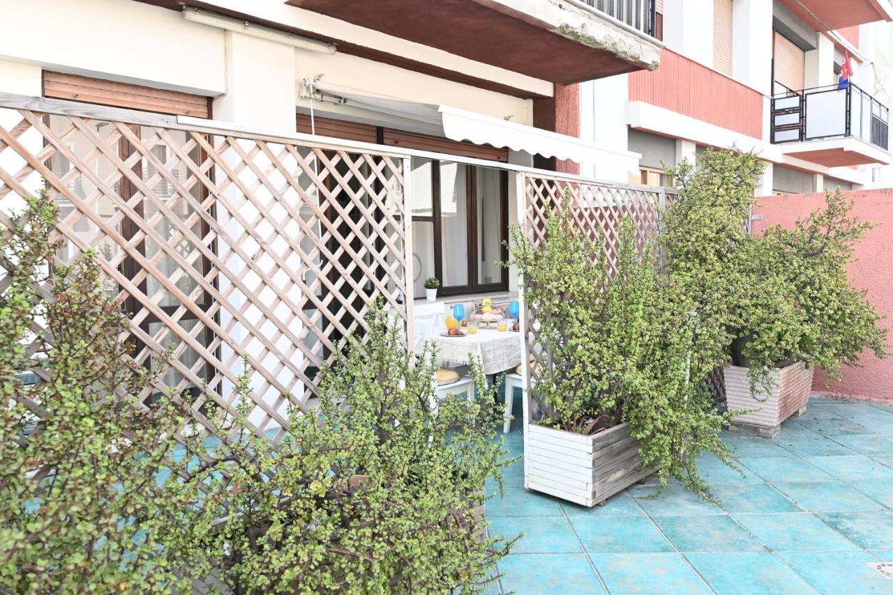 Izzhome Holiday Terrace Cagliari Bagian luar foto