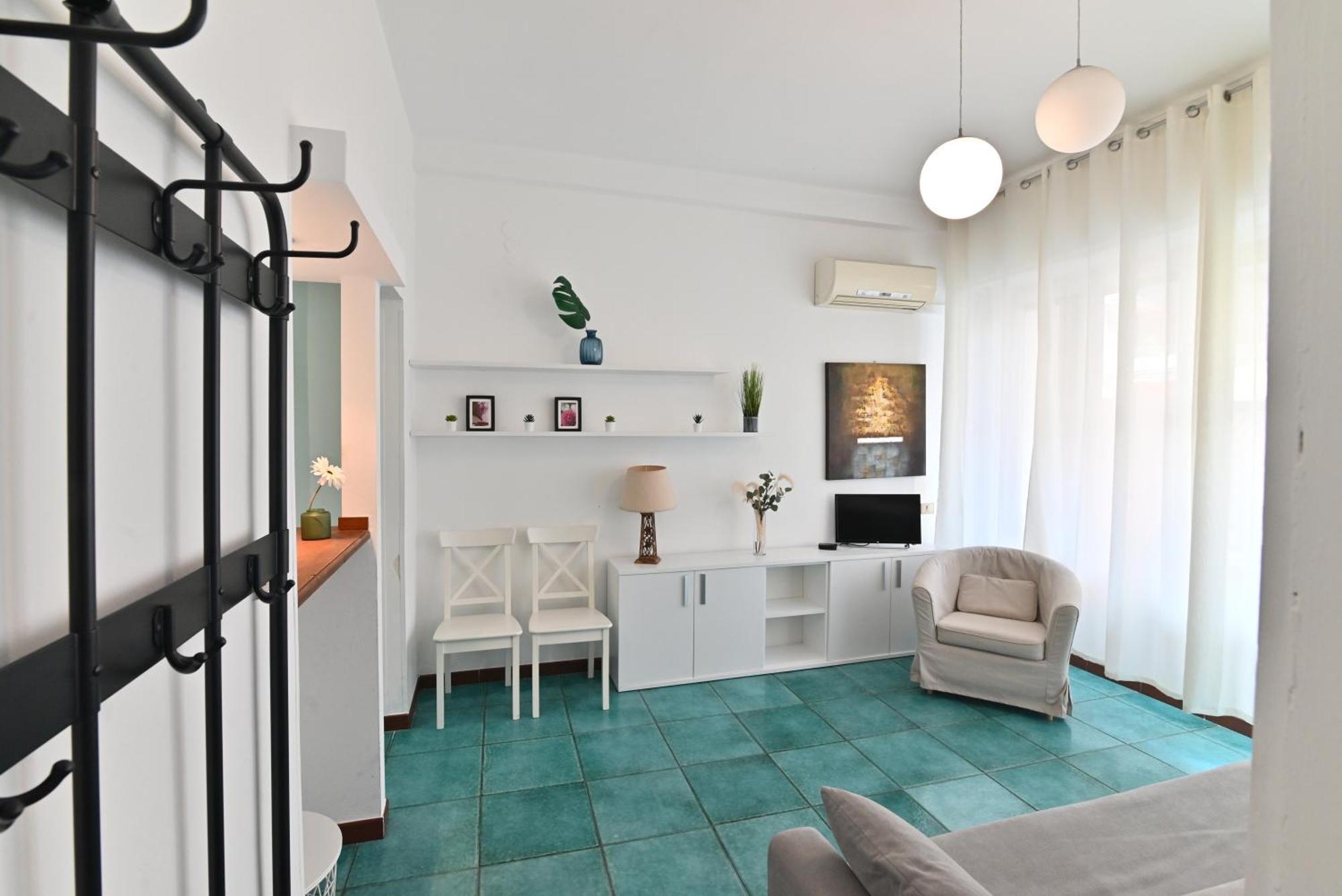 Izzhome Holiday Terrace Cagliari Bagian luar foto